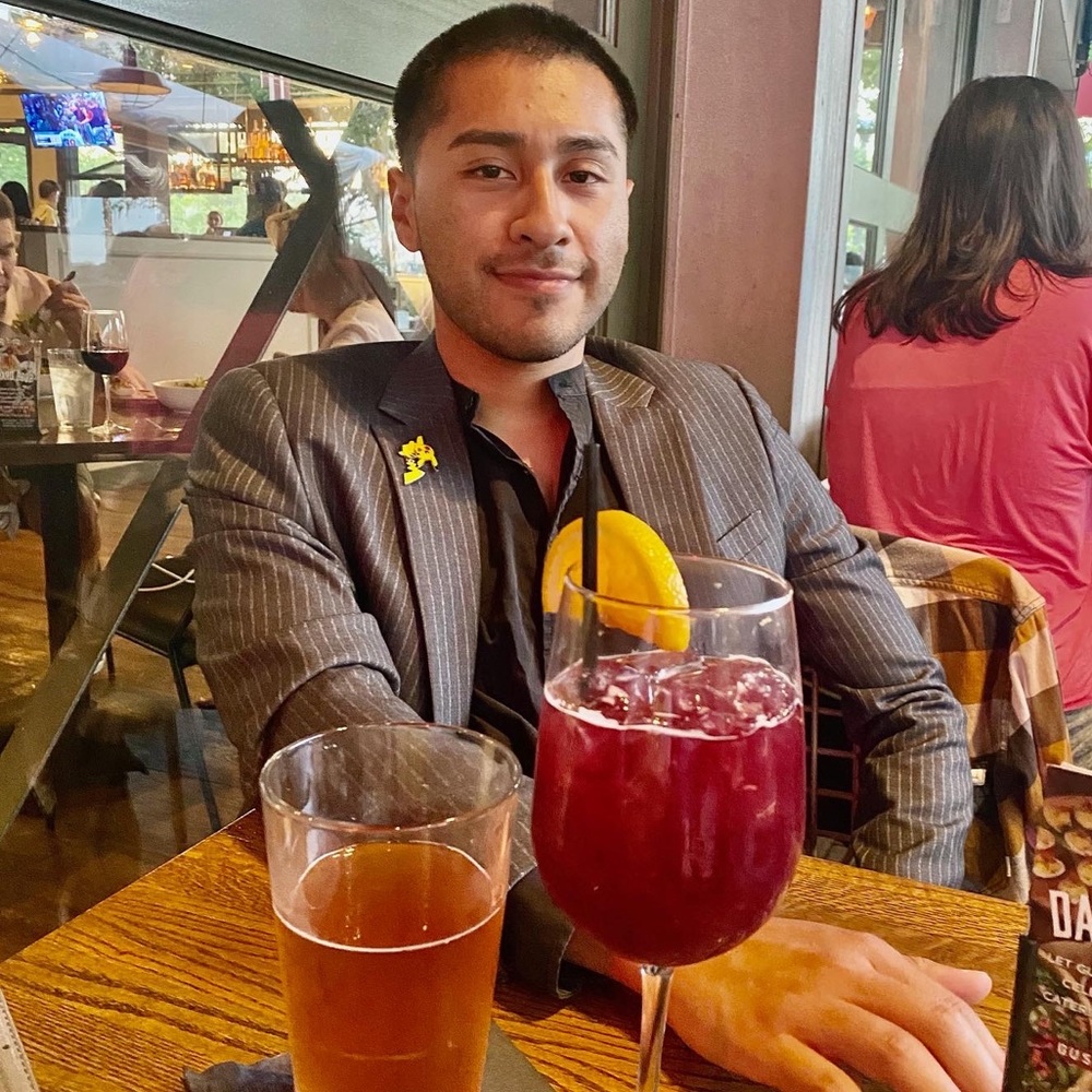 Meet your Posher, Carlos